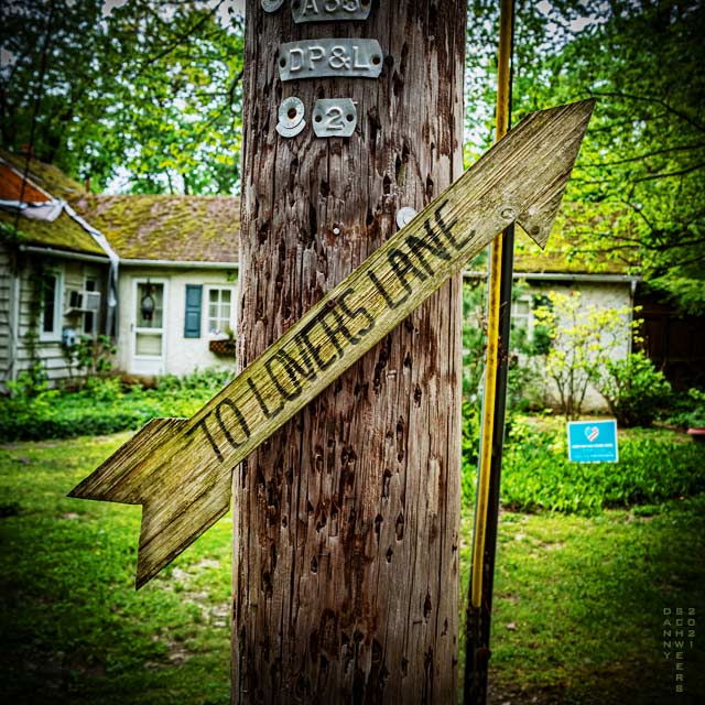 Photo of old To Lovers Lane sign in Arden, Delaware, copyright 2021 by Danny N. Schweers
